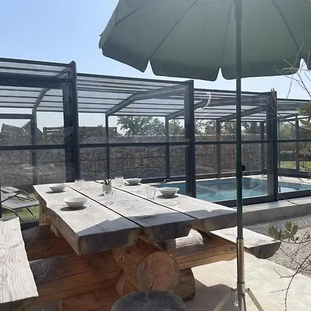 Avec Piscine Chauffee, Jardin Prive Et Climatisation - Fr-1-489-471 Couzon