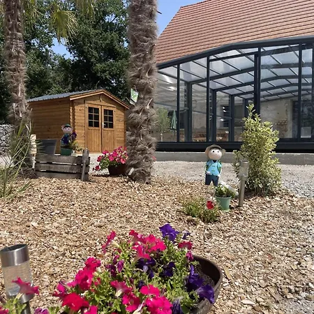 Avec Piscine Chauffee, Jardin Prive Et Climatisation - Fr-1-489-471 *